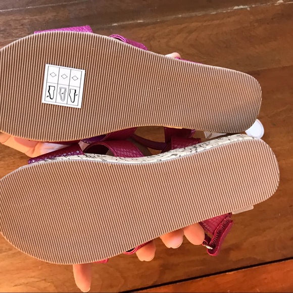 NWT Gymboree wedge flower sandals - Picture 4 of 6